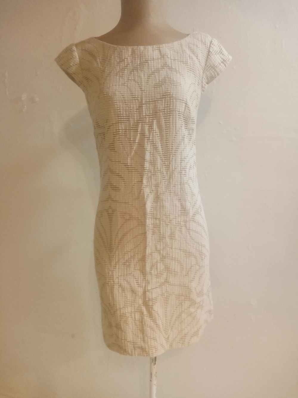 Liz Claiborne Ivory Textured Cap-Sleeve Shift Dress